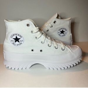 Converse Chuck Taylor All Star Lugged 2.0 Womens High Top Shoes NWOT